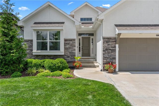 8882 McCoy Street, Lenexa, KS 66227