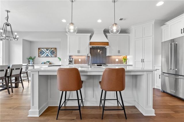 8882 McCoy Street, Lenexa, KS 66227