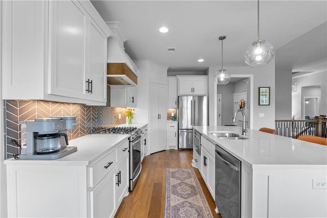 8882 McCoy Street, Lenexa, KS 66227