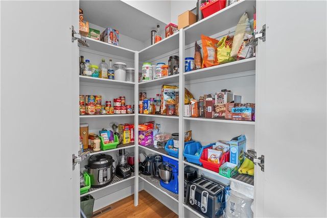 8882 McCoy Street, Lenexa, KS 66227
