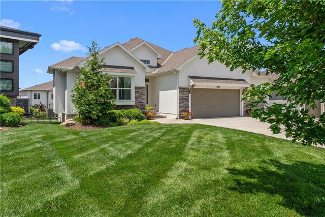 8882 McCoy Street, Lenexa, KS 66227
