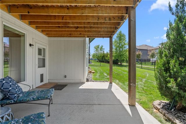 8882 McCoy Street, Lenexa, KS 66227