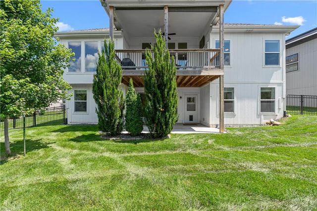 8882 McCoy Street, Lenexa, KS 66227