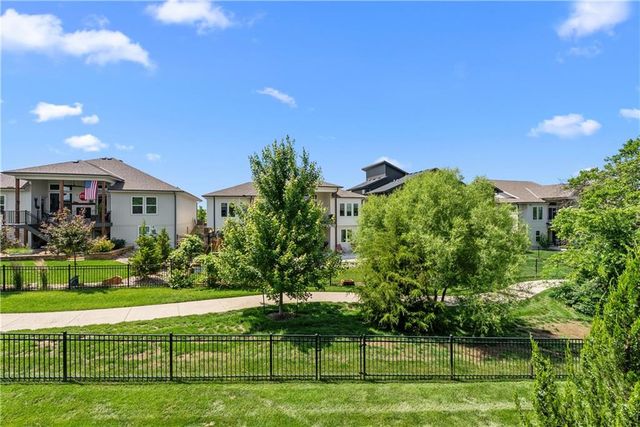 8882 McCoy Street, Lenexa, KS 66227