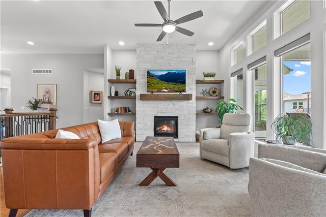 8882 McCoy Street, Lenexa, KS 66227