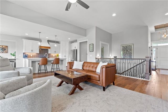 8882 McCoy Street, Lenexa, KS 66227