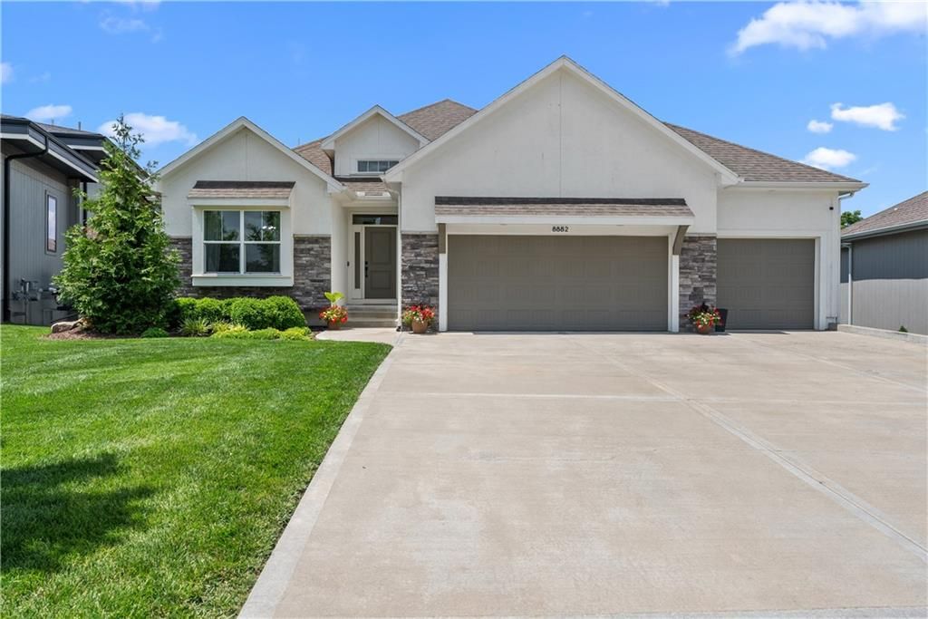 8882 McCoy Street, Lenexa, KS 66227
