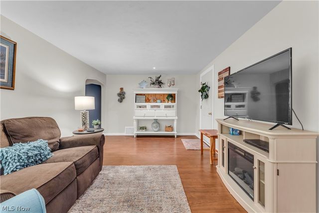 10037 W Sprague Road, North Royalton, OH 44133