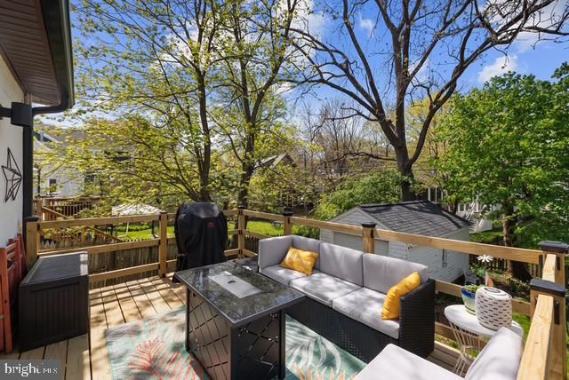 1112 N ROOSEVELT ST, Arlington, VA 22205