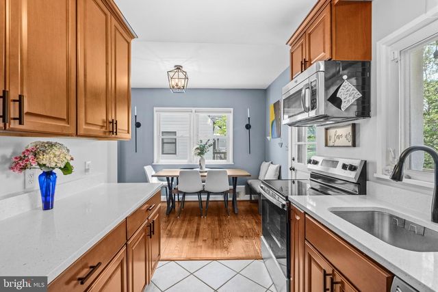 1112 N ROOSEVELT ST, Arlington, VA 22205