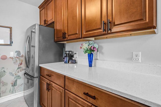 1112 N ROOSEVELT ST, Arlington, VA 22205
