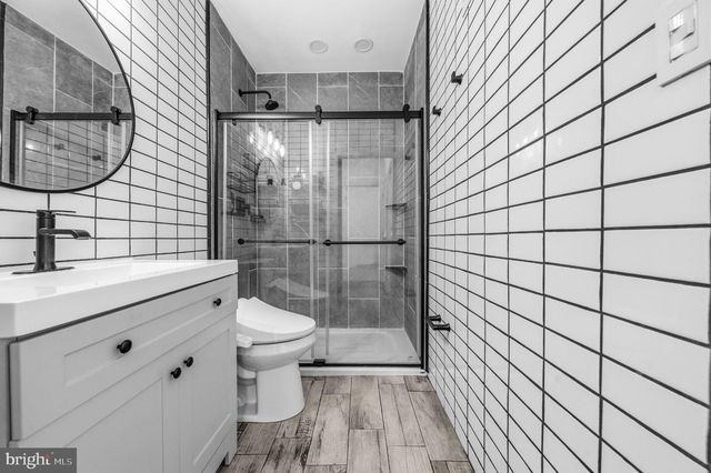 1112 N ROOSEVELT ST, Arlington, VA 22205
