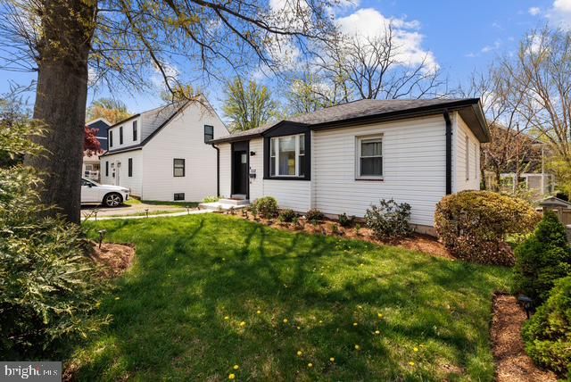 1112 N ROOSEVELT ST, Arlington, VA 22205