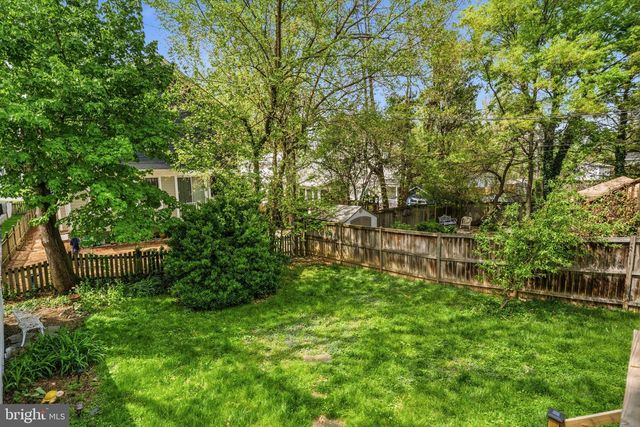 1112 N ROOSEVELT ST, Arlington, VA 22205