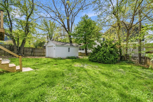 1112 N ROOSEVELT ST, Arlington, VA 22205