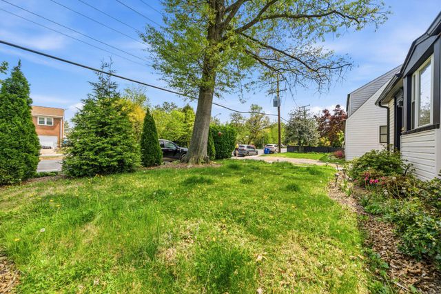 1112 N ROOSEVELT ST, Arlington, VA 22205