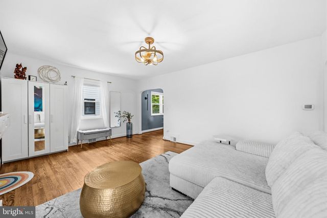 1112 N ROOSEVELT ST, Arlington, VA 22205