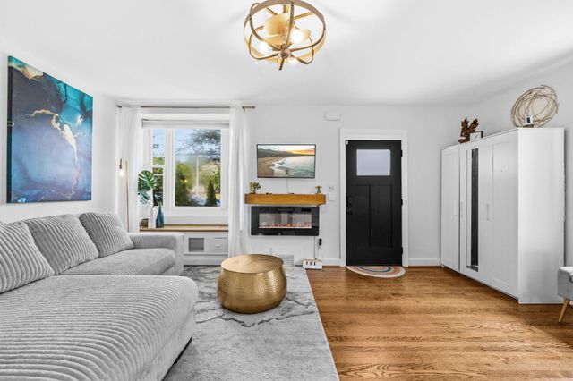 1112 N ROOSEVELT ST, Arlington, VA 22205