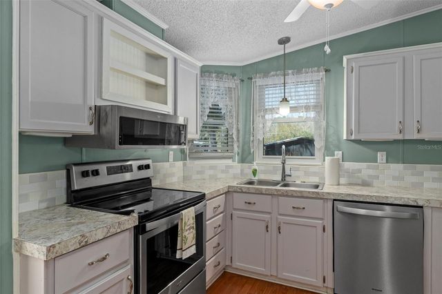 2805 KINGSWOOD CIRCLE, Brooksville, FL 34604