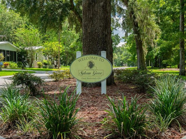 2805 KINGSWOOD CIRCLE, Brooksville, FL 34604