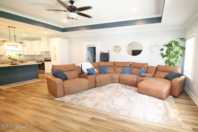 2720 Dogwood Lane, Moss Point, MS 39562