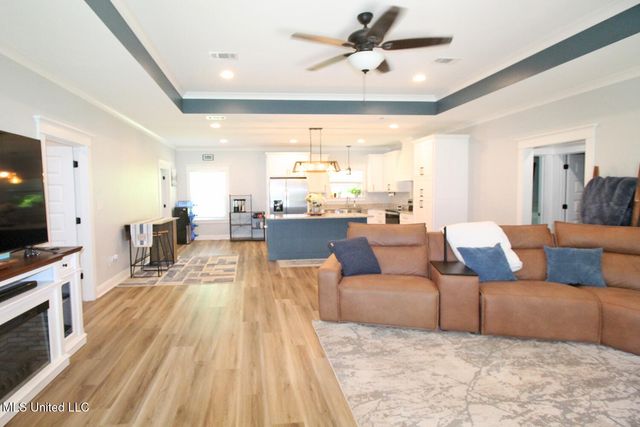 2720 Dogwood Lane, Moss Point, MS 39562