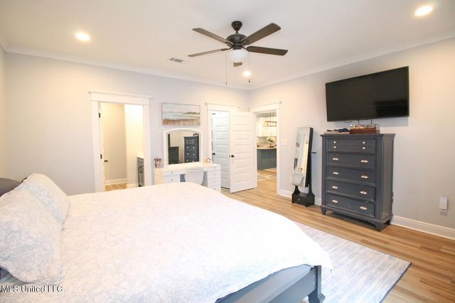 2720 Dogwood Lane, Moss Point, MS 39562