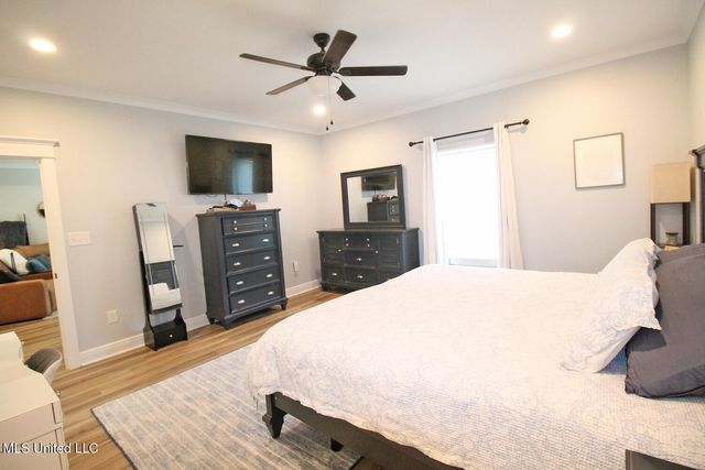 2720 Dogwood Lane, Moss Point, MS 39562