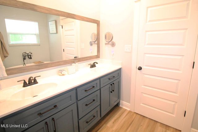 2720 Dogwood Lane, Moss Point, MS 39562