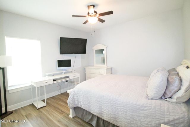 2720 Dogwood Lane, Moss Point, MS 39562