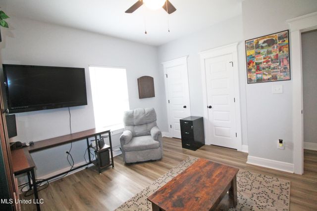 2720 Dogwood Lane, Moss Point, MS 39562
