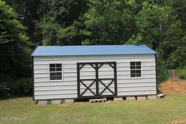 2720 Dogwood Lane, Moss Point, MS 39562