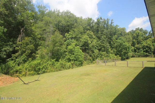 2720 Dogwood Lane, Moss Point, MS 39562