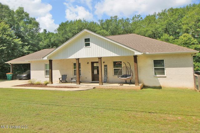 2720 Dogwood Lane, Moss Point, MS 39562