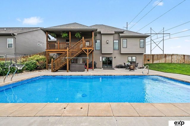 18707 Spaulding Street, Omaha, NE 68022