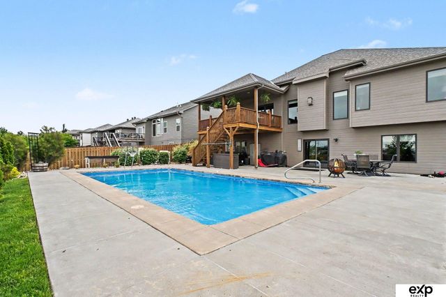 18707 Spaulding Street, Omaha, NE 68022