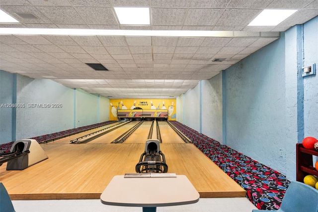 440 Lakeview Drive 204, Weston, FL 33326