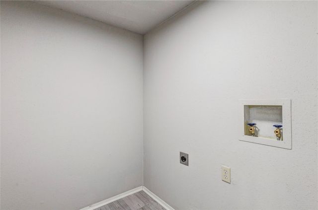 901 E Village LN, Austin, TX 78758