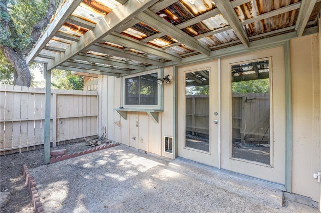 901 E Village LN, Austin, TX 78758