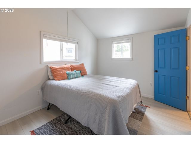 102 S HARBOR St, Rockaway Beach, OR 97136