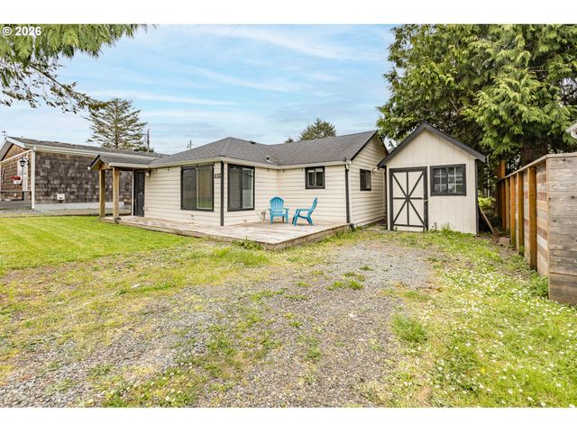 102 S HARBOR St, Rockaway Beach, OR 97136