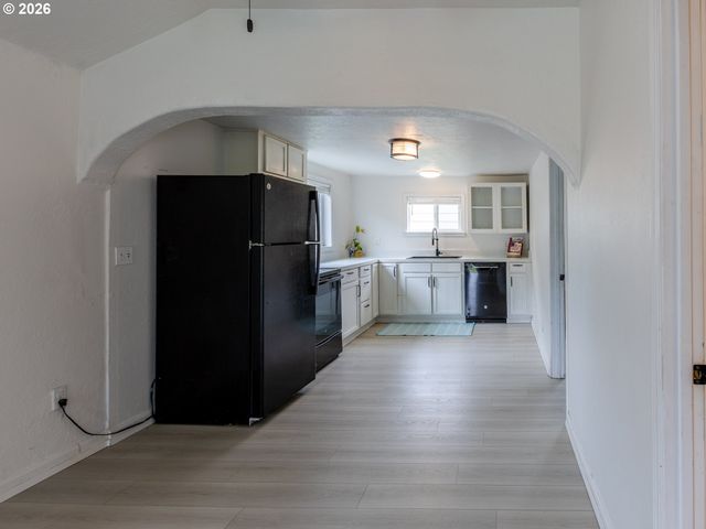 102 S HARBOR St, Rockaway Beach, OR 97136