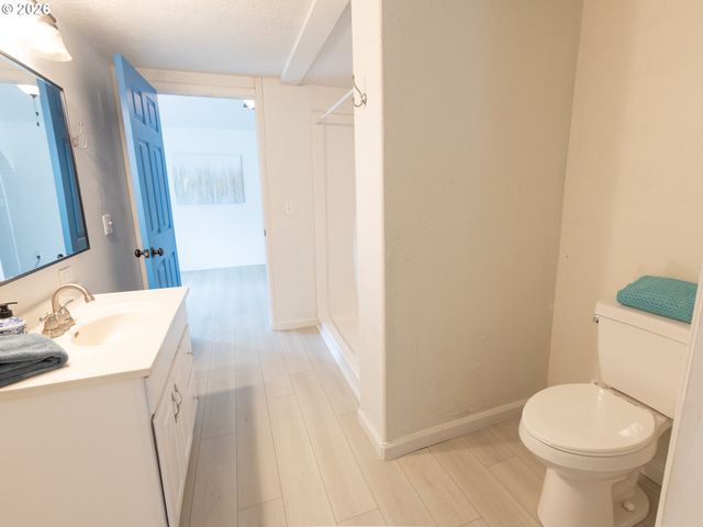 102 S HARBOR St, Rockaway Beach, OR 97136