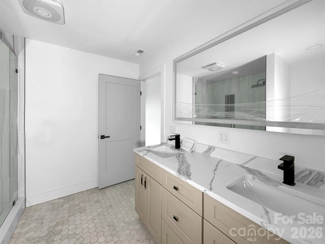 1351 Old Country Road, Waynesville, NC 28786