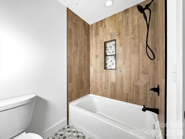 1351 Old Country Road, Waynesville, NC 28786