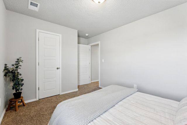 10685 Aspiration Lane SW, Albuquerque, NM 87121