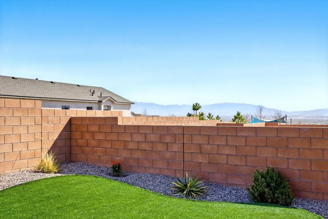 10685 Aspiration Lane SW, Albuquerque, NM 87121