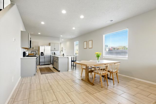 10685 Aspiration Lane SW, Albuquerque, NM 87121