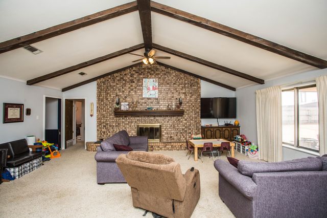 705 S 22nd Street, Slaton, TX 79364