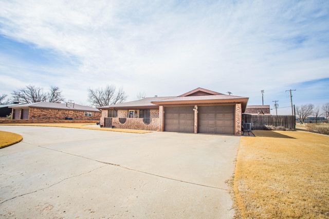 705 S 22nd Street, Slaton, TX 79364